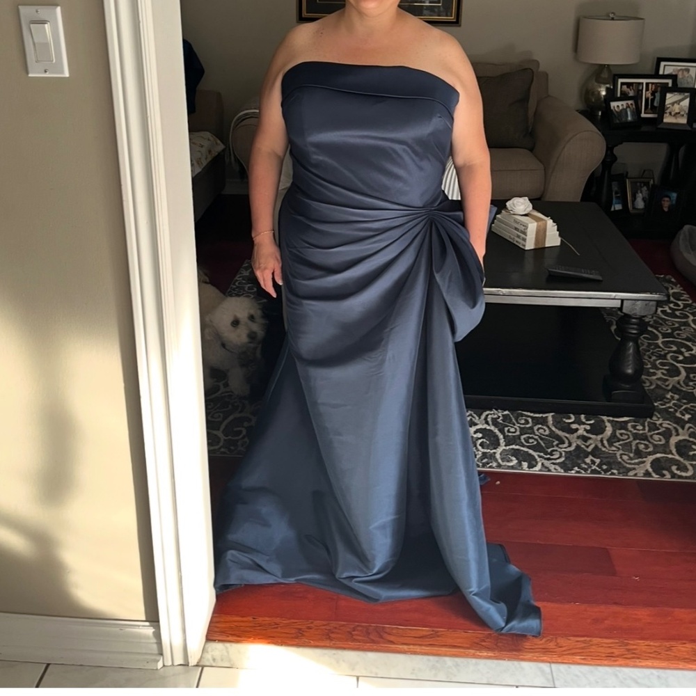 Navy Blue Gown - Picture 3 of 3